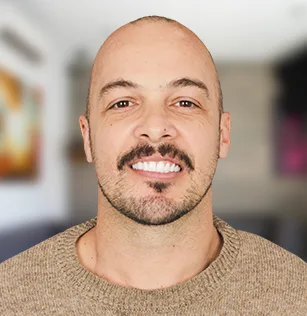 X ray from a patient with a single dental implant and crown