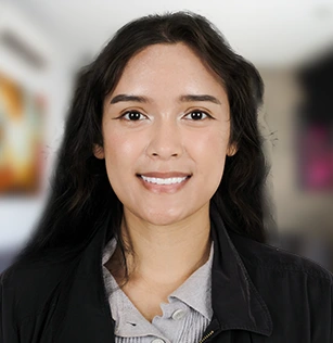 X ray from a patient with a single dental implant and crown